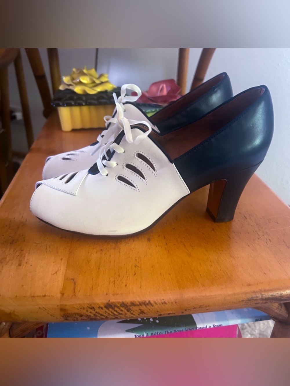 Retro Oxfords l Peep toe Heels l Re-Mix Vintage | 8 | 1940s Style | Spectator